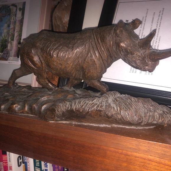 Beautiful Bronze Sculptures Rhino and Elephant - Picture 3 of 5